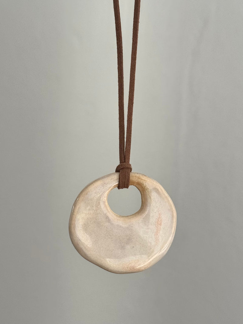 río necklace (ivory) - conloque 𖦹 liberàrte